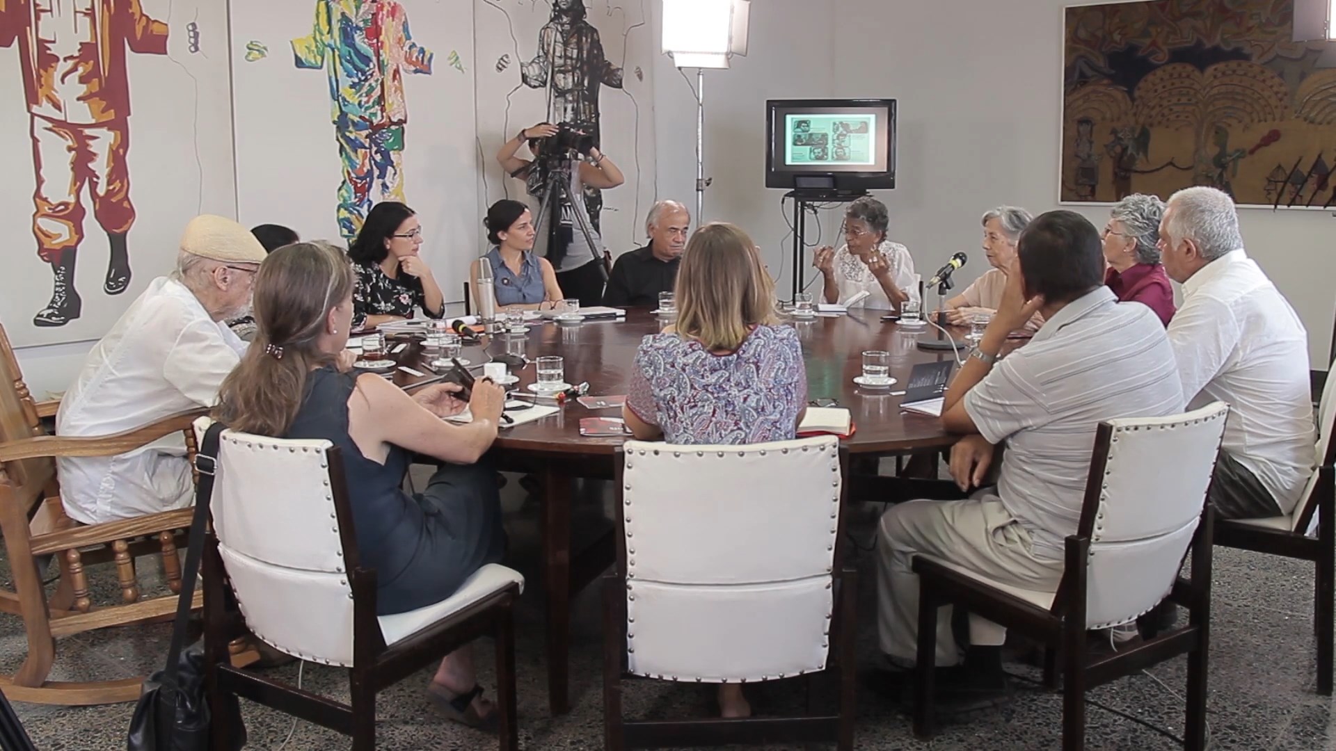 Captura de registro audiovisual de la mesa de conversación realizada en Casa de las Américas, La Habana, octubre 2017. Archivo MSSA.